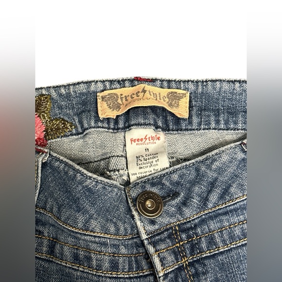Vintage Y2K Low Rise Jeans Juniors 11  Embroidered Raw Hem Floral 2000s 90s - Picture 6 of 10